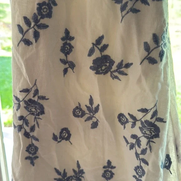 Abercrombie & Fitch Linen-Blend
Embroidered Tiered Maxi Skirt NWOT - Picture 7 of 9